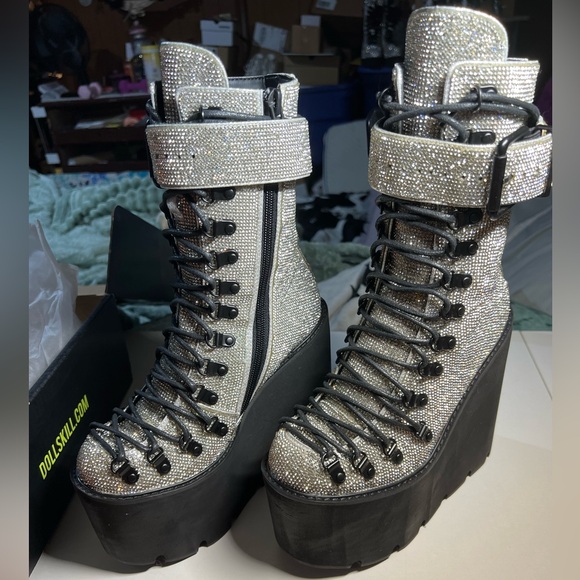 ✨NIB✨ Crystal Traitor Wedge Boots - Picture 4 of 11